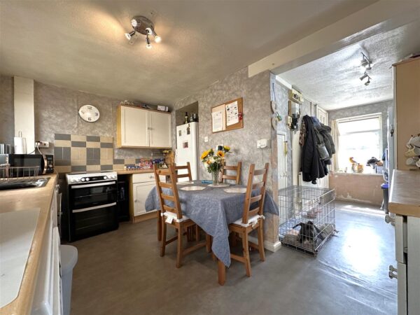Dale Crescent, Fernwood, Newark