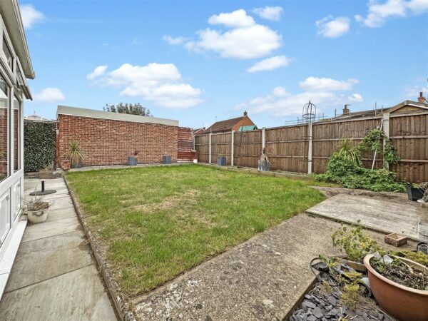 Fisher Close, Collingham, Newark