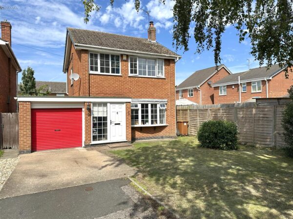 Pine Close, Newark