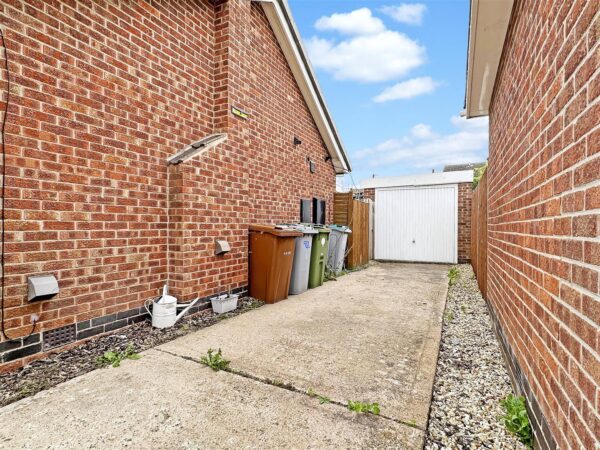Fisher Close, Collingham, Newark