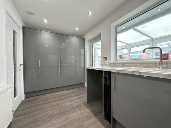 Fisher Close, Collingham, Newark