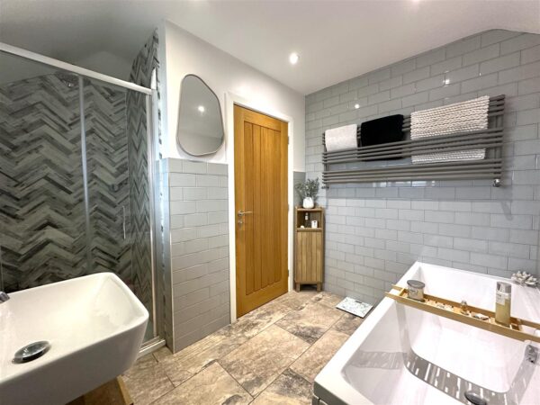 Swinderby Road, Collingham, Newark