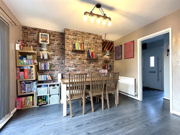 Vessey Close, Balderton, Newark