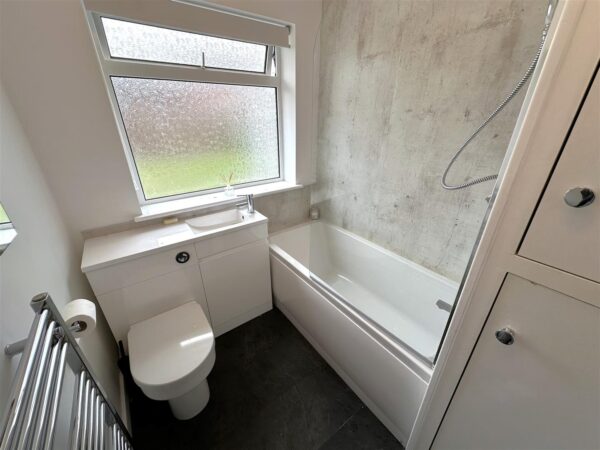 Fisher Close, Collingham, Newark