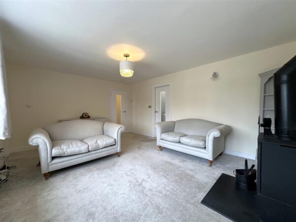 Fisher Close, Collingham, Newark