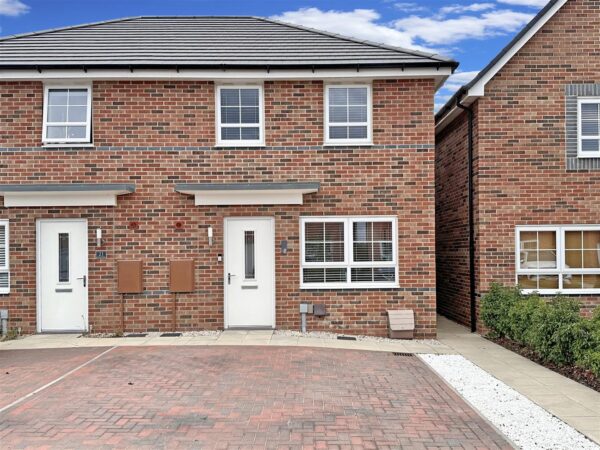 Slingsby Drive, Fernwood, Newark
