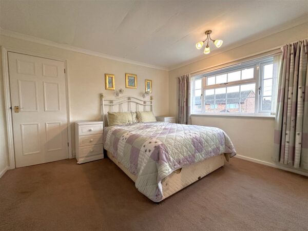 Crow Park Avenue, Sutton-On-Trent, Newark