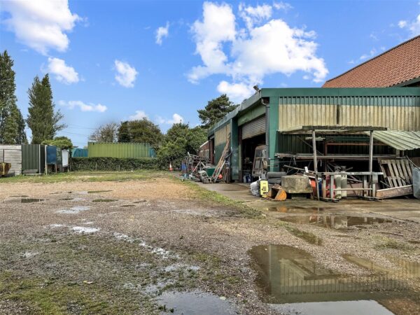 Detached Barn With Planning Permission, Low Road, Besthorpe, Newark