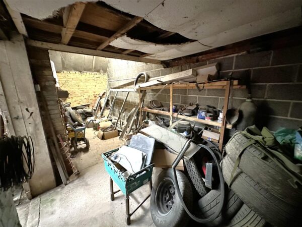 Detached Barn With Planning Permission, Low Road, Besthorpe, Newark