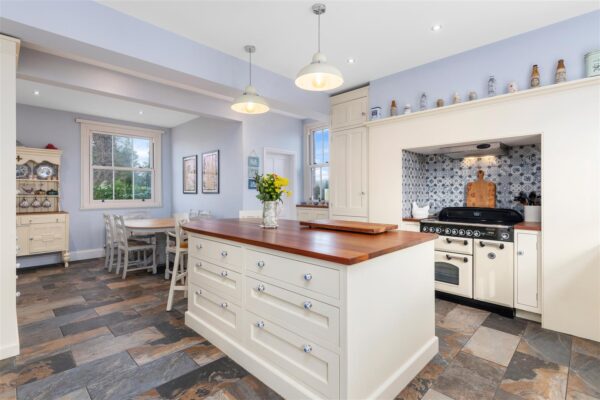 West View, Farm House, Collingham Road, Besthorpe, Newark
