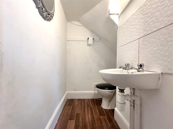 Main Street, Balderton, Newark