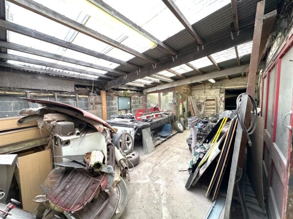 Detached Barn With Planning Permission, Low Road, Besthorpe, Newark