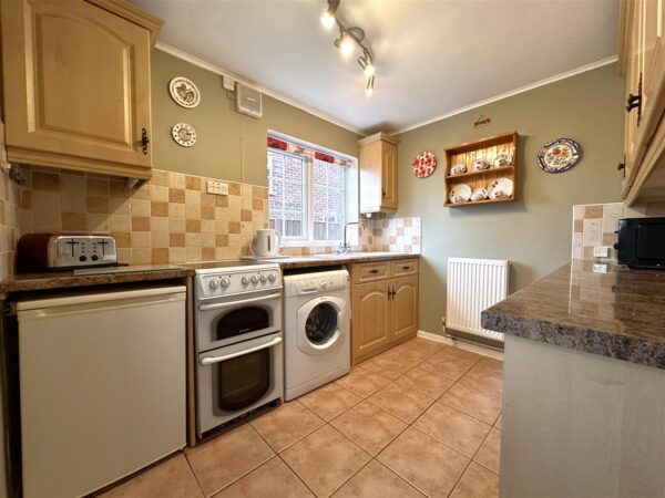 Crow Park Avenue, Sutton-On-Trent, Newark