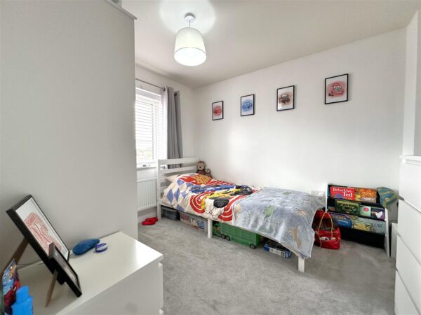 Slingsby Drive, Fernwood, Newark