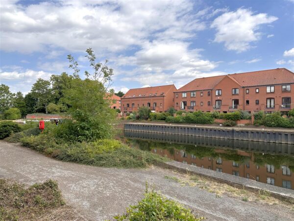 Nicholsons Wharf, Mather Road, Newark