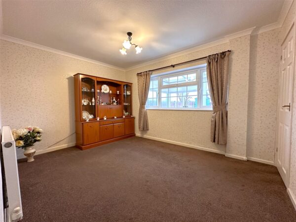 Crow Park Avenue, Sutton-On-Trent, Newark