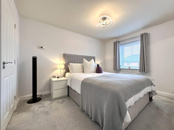 Slingsby Drive, Fernwood, Newark