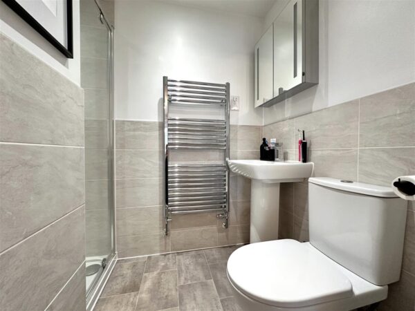 Slingsby Drive, Fernwood, Newark