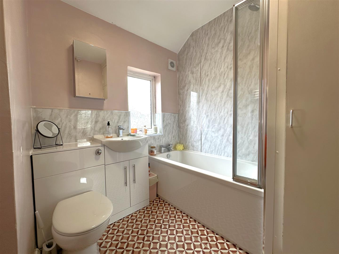 Thoresby Avenue, Newark