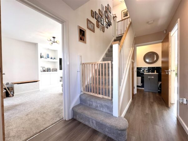 Cloverfield Place, Middlebeck, Newark