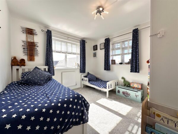 Cloverfield Place, Middlebeck, Newark