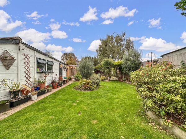 Sytten Lodge, Windsor Road, Newark