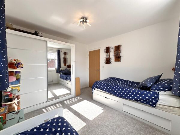 Cloverfield Place, Middlebeck, Newark