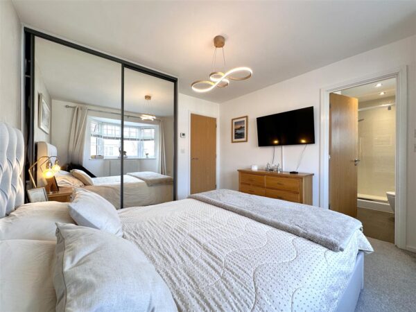 Cloverfield Place, Middlebeck, Newark