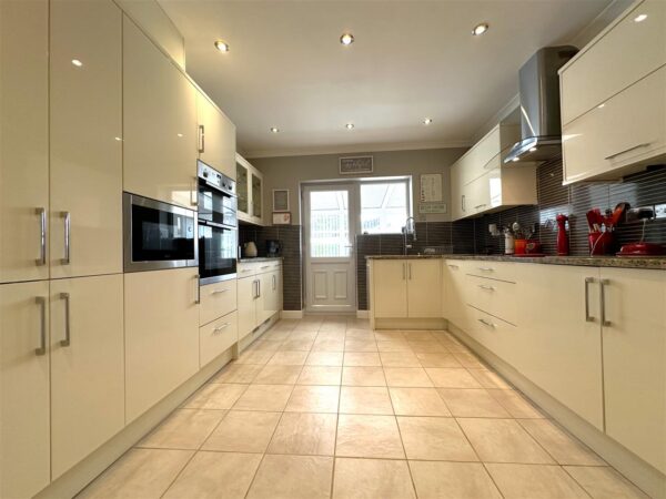 Swinderby Road, Collingham, Newark