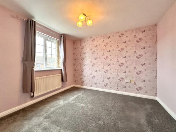 Wickliffe Park, Claypole, Newark
