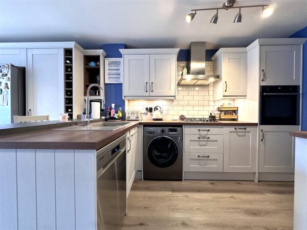 Goldstraw Lane, Fernwood, Newark