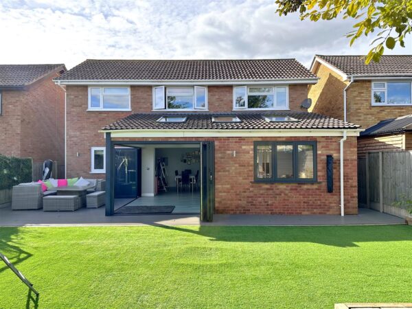 Thorold Road, Barrowby, Grantham, Lincolnshire