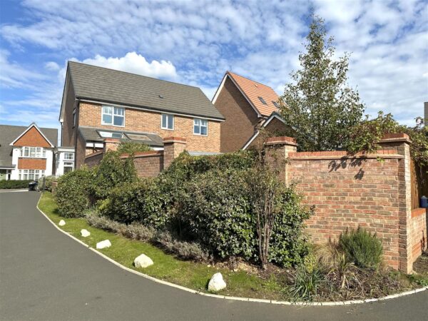 Cloverfield Place, Middlebeck, Newark