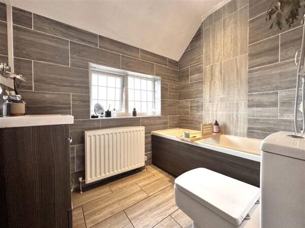 Sytten Lodge, Windsor Road, Newark