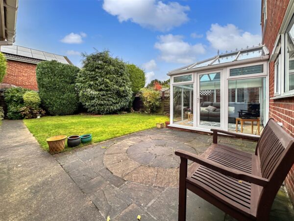 Old Hall Gardens, Coddington, Newark