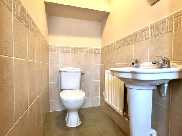Wickliffe Park, Claypole, Newark