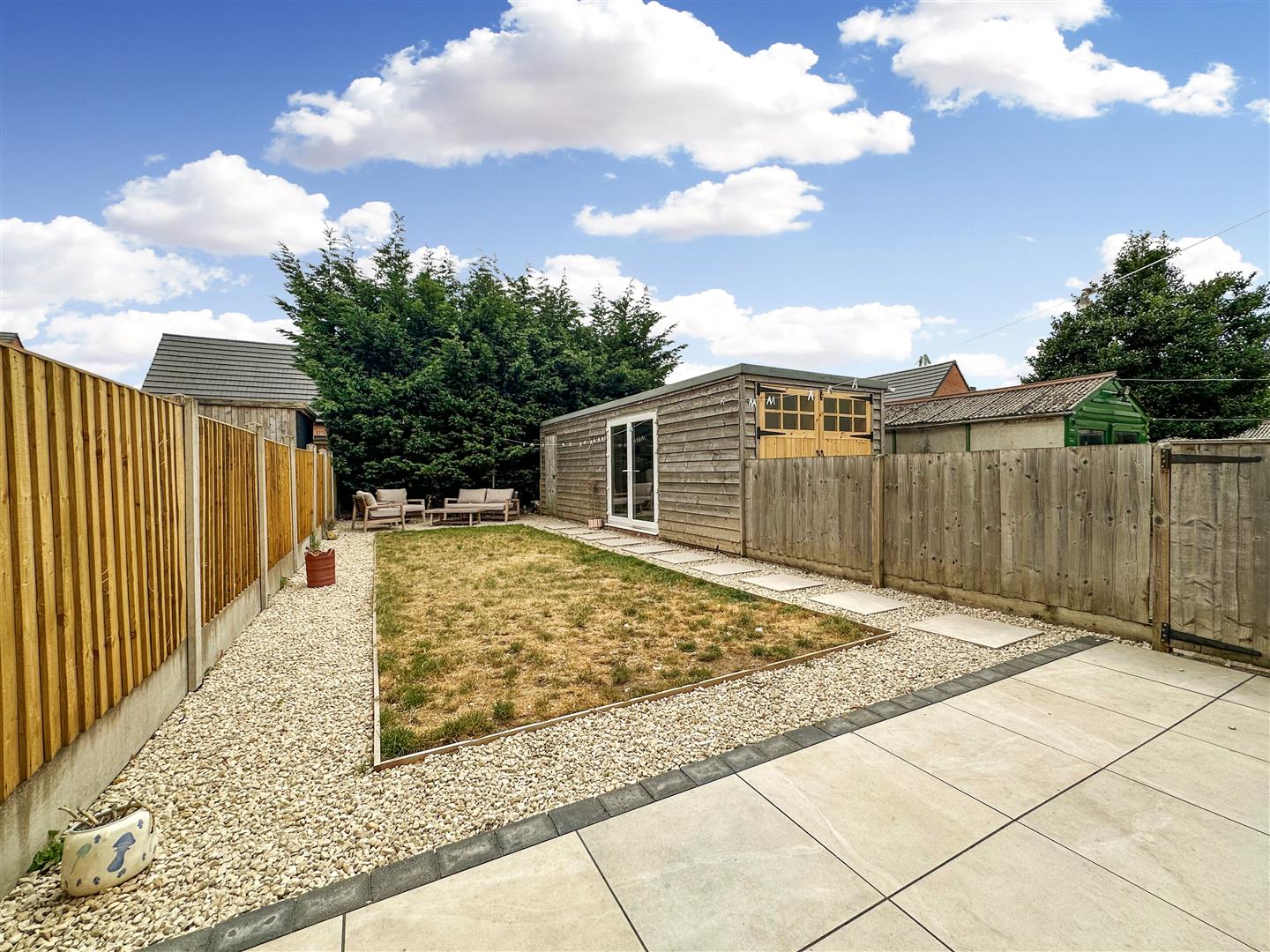 Thoresby Avenue, Newark