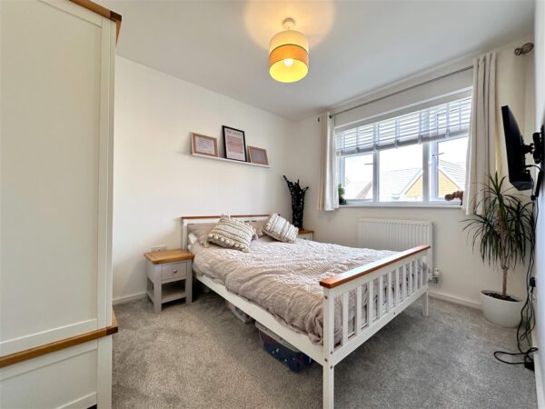 Cloverfield Place, Middlebeck, Newark