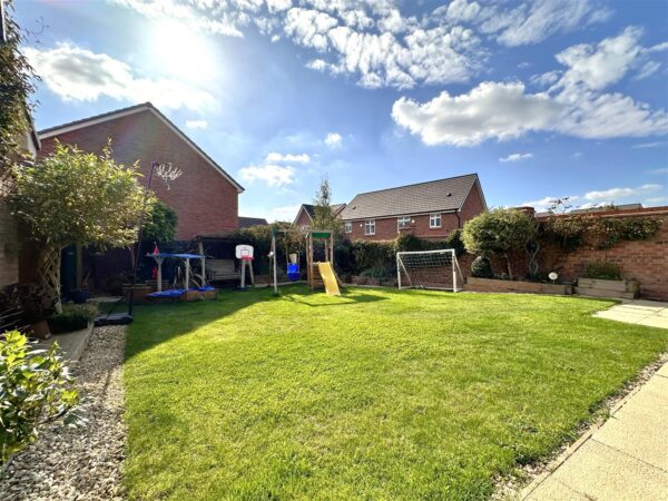 Cloverfield Place, Middlebeck, Newark