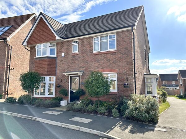 Cloverfield Place, Middlebeck, Newark