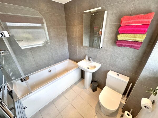 Thorold Road, Barrowby, Grantham, Lincolnshire