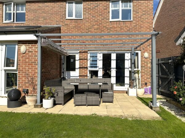 Cloverfield Place, Middlebeck, Newark