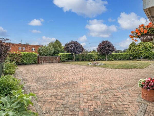 Swinderby Road, Collingham, Newark
