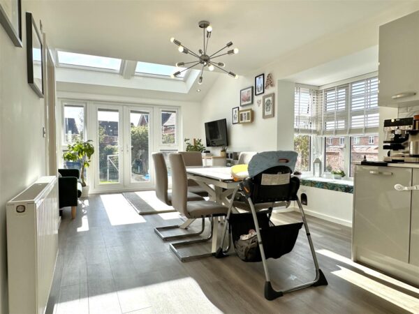 Cloverfield Place, Middlebeck, Newark