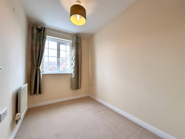 Wickliffe Park, Claypole, Newark