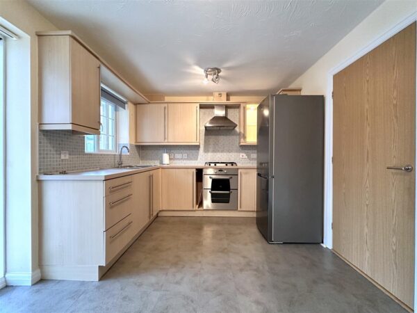 Wickliffe Park, Claypole, Newark
