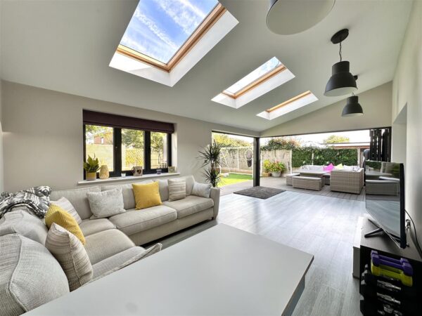 Thorold Road, Barrowby, Grantham, Lincolnshire