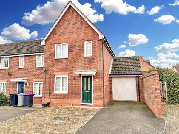 Wickliffe Park, Claypole, Newark