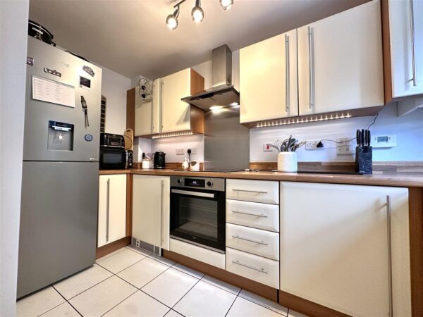 Pach Way, Fernwood, Newark