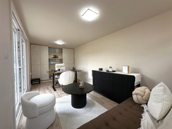 Thoresby Avenue, Newark